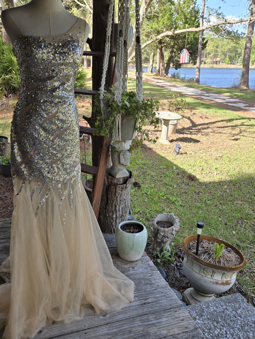 Dave & Johnny Peach Silver And Gold Sequined Formal Trailing Maxi Dress Size 4